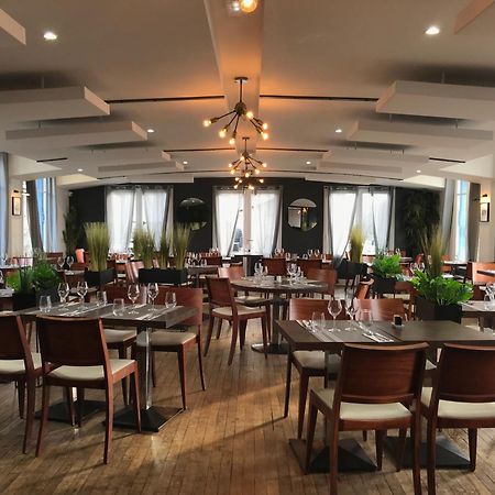 Logis Hotel & Restaurant - Les Bords De Seine La Roche-Guyon Esterno foto