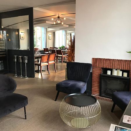 Logis Hotel & Restaurant - Les Bords De Seine La Roche-Guyon Esterno foto