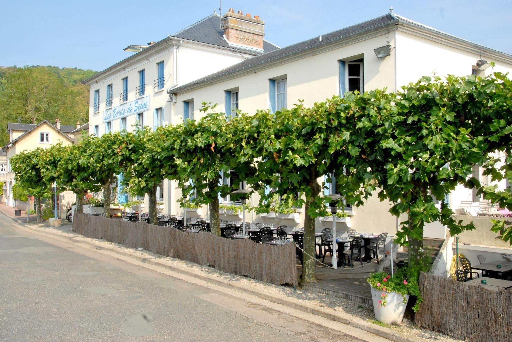 Logis Hotel & Restaurant - Les Bords De Seine La Roche-Guyon Esterno foto