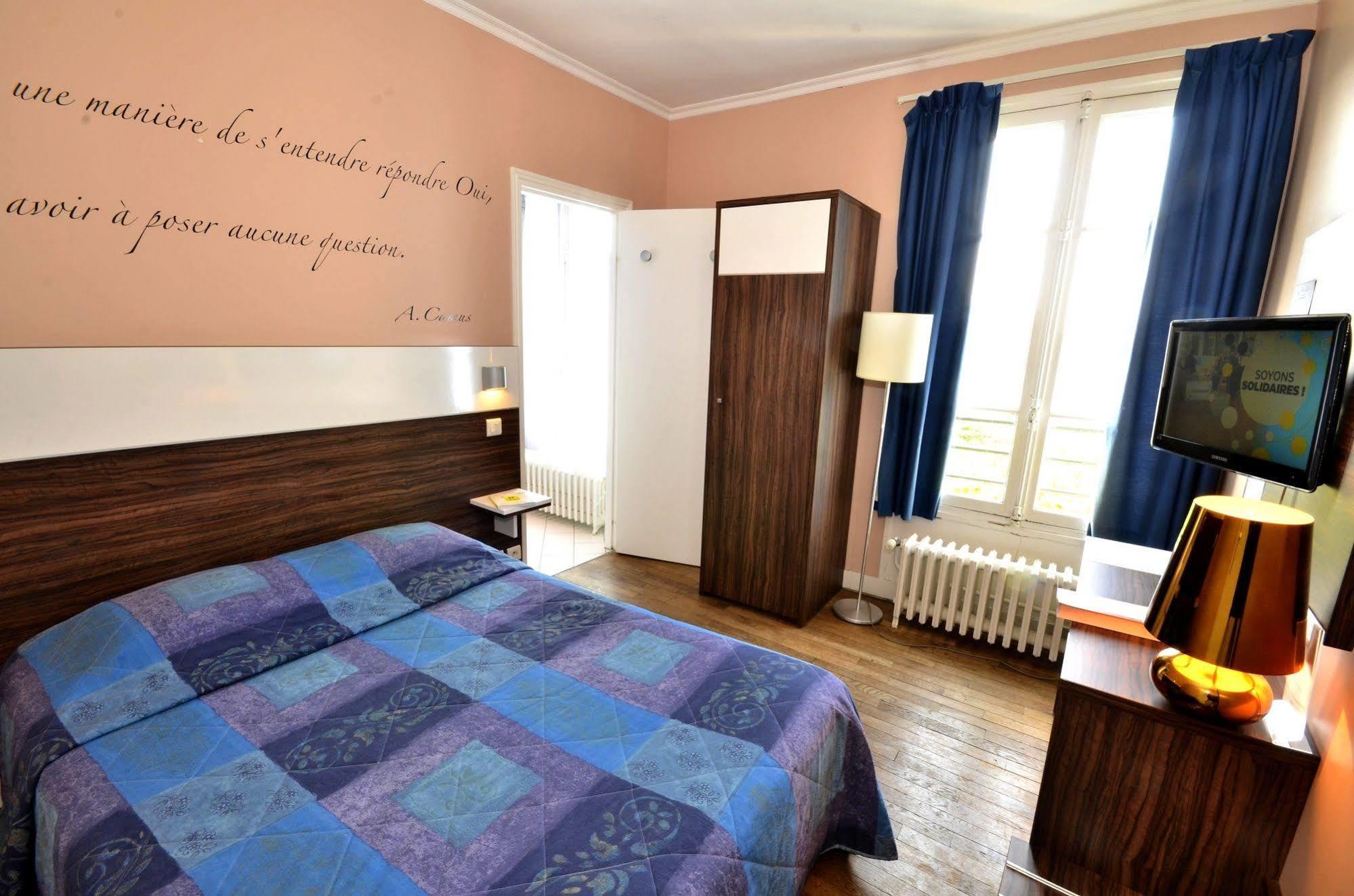 Logis Hotel & Restaurant - Les Bords De Seine La Roche-Guyon Esterno foto